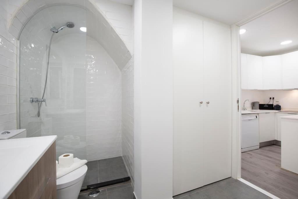 Santa Marta Cozy Apt W/ Ac Lisbon Exterior photo