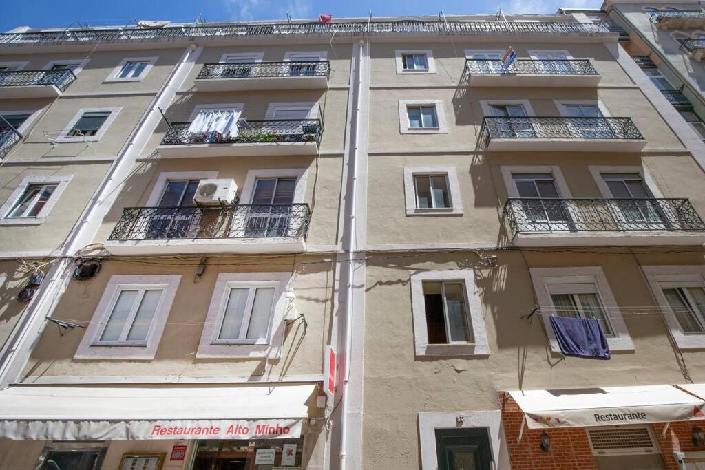 Santa Marta Cozy Apt W/ Ac Lisbon Exterior photo
